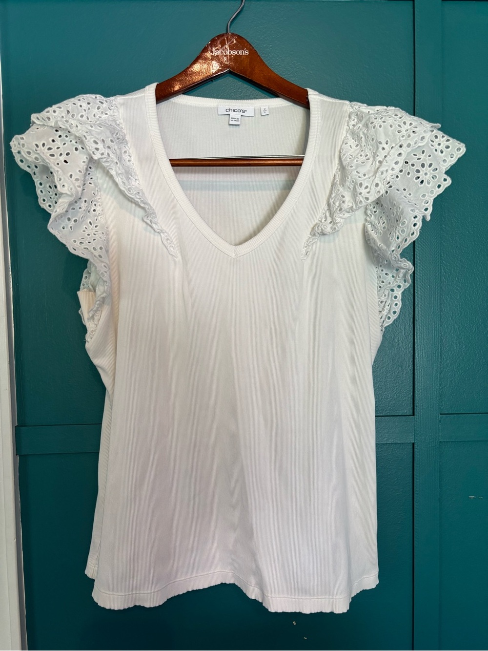Chicos White Eyelet Ruffle Sleeve V‑Neck Top Size Large